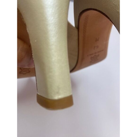 Linen Slingback Heels Larry Stuart Collection 3" heel beige color - Picture 7 of 11